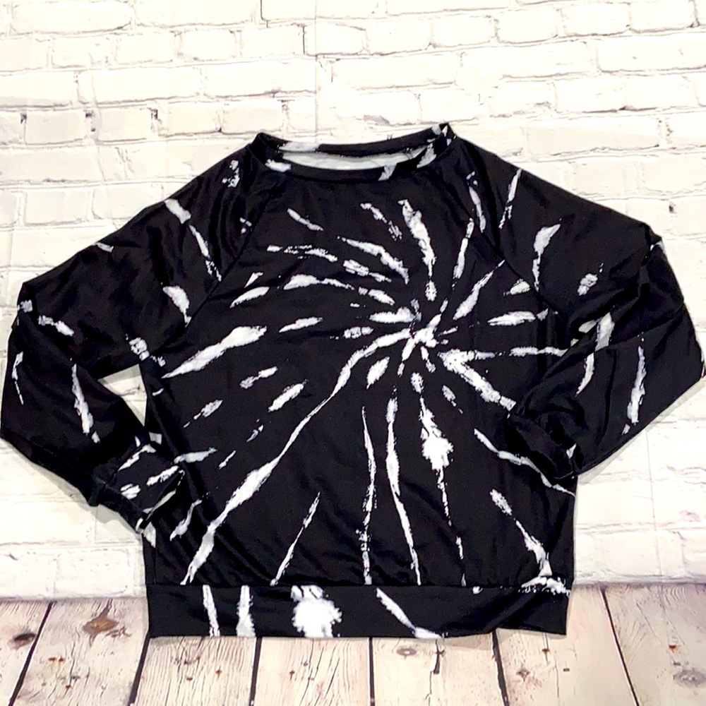 Women’s long sleeve top - small
